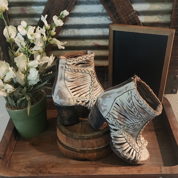 Freebird Steven Booties - Picture 3 of 10